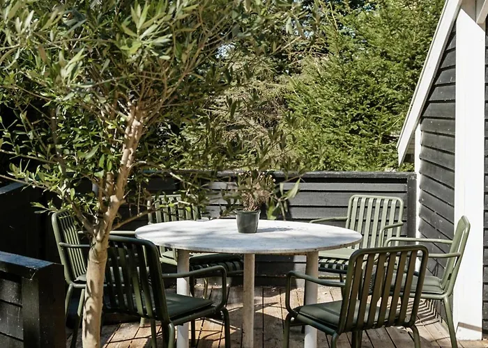 Experience Nature's Embrace And Peace Holiday home